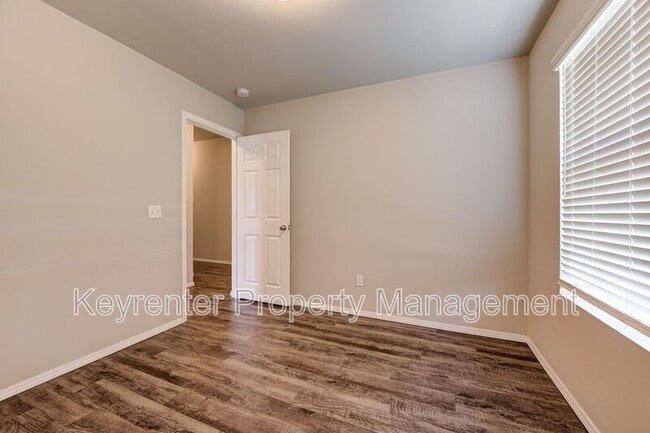 Building Photo - 9440 SW 44th Terrace