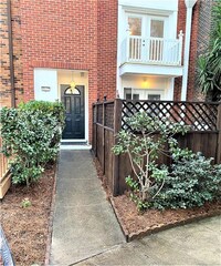 Building Photo - 865 Wilshire Blvd