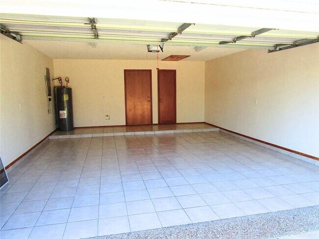 Building Photo - 1216 W Heron Ct