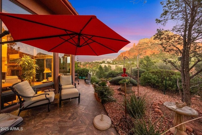 Building Photo - FULLY FURNISHED SEDONA DREAM HOME AWAITS