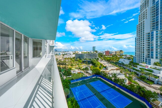 Building Photo - 400 South Pointe Dr