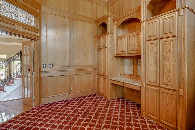 Building Photo - 58 Lake Rd