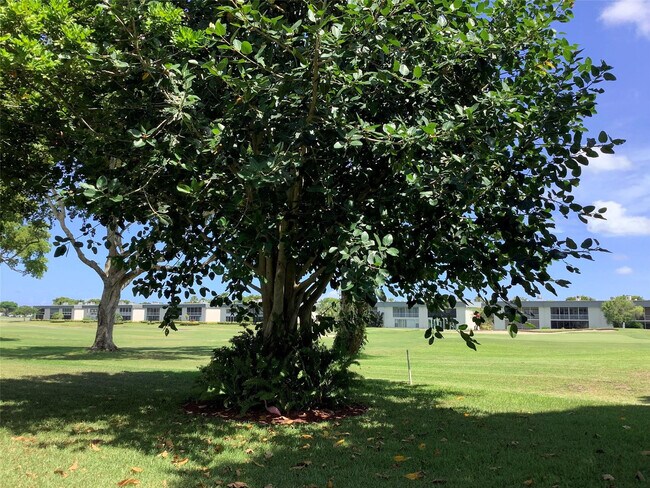 Building Photo - 70 Normandy B