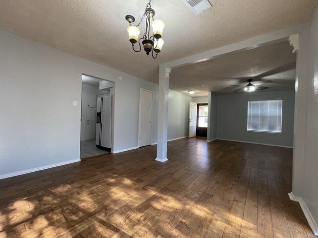 Building Photo - Spacious Snyder Home: 3 Beds, 2 Baths, 2-Car Garage & Cozy Carpeted Bedrooms!