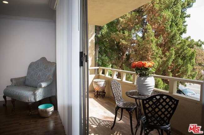 Building Photo - 5215 Balboa Blvd