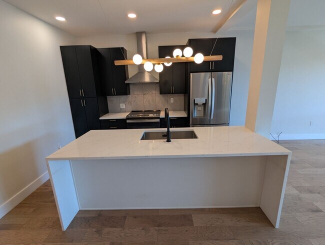 Building Photo - 2 Bedroom 2 Bathroom Condo at the Lawrence...