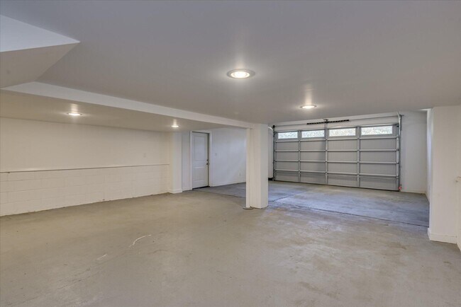 Building Photo - 2897 Wagener Rd