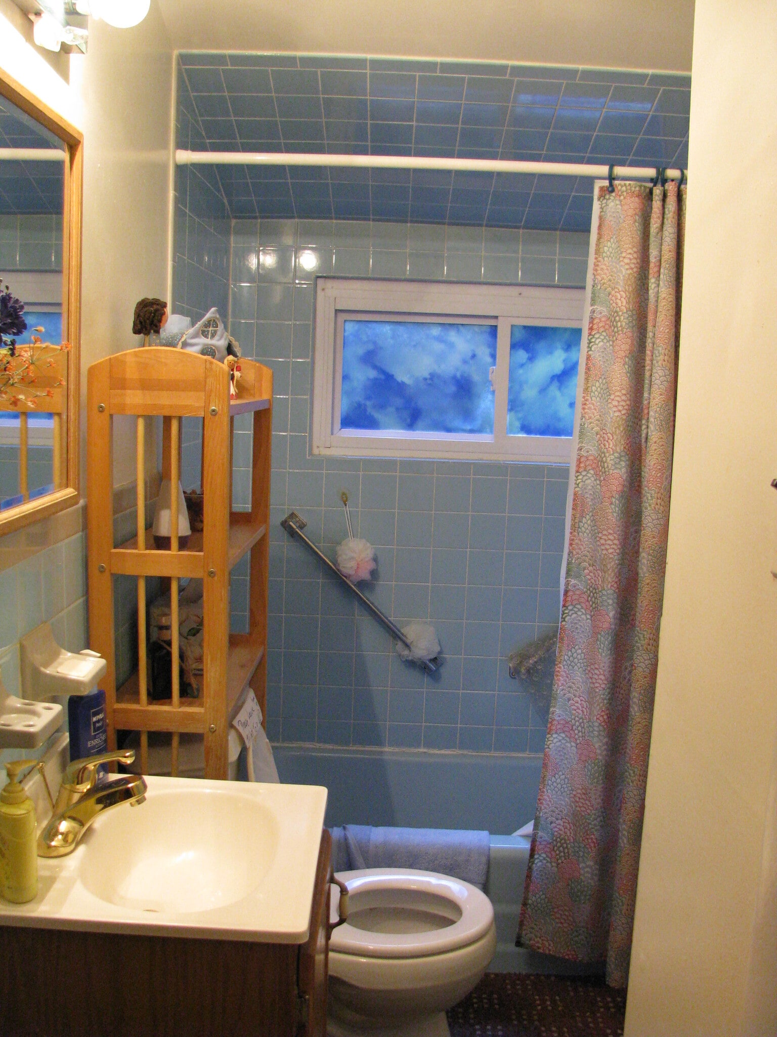 Bath - 2363 Mount Carmel Ave
