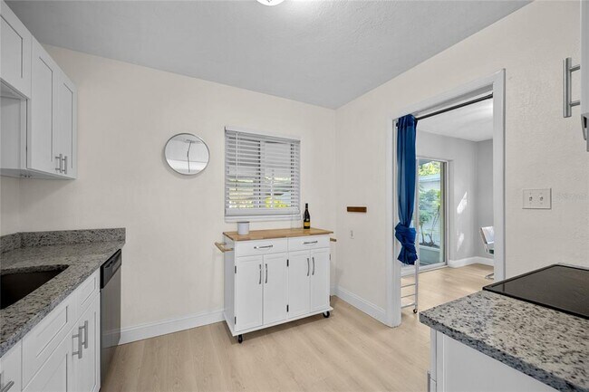 Building Photo - 1513 56th Ave N