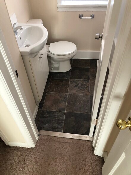 Building Photo - 46 Martinview Rd