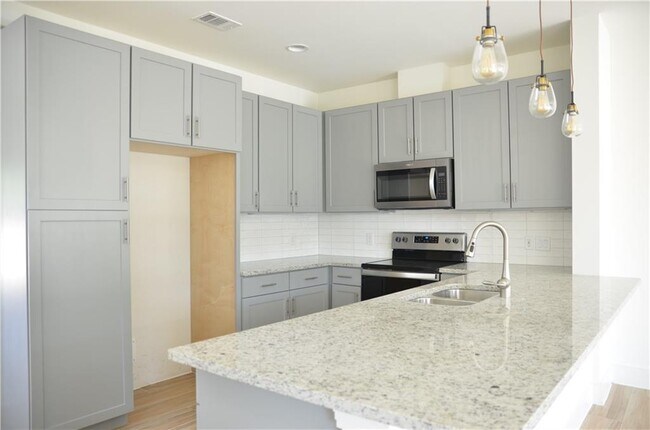 Building Photo - 406 Conservation Dr