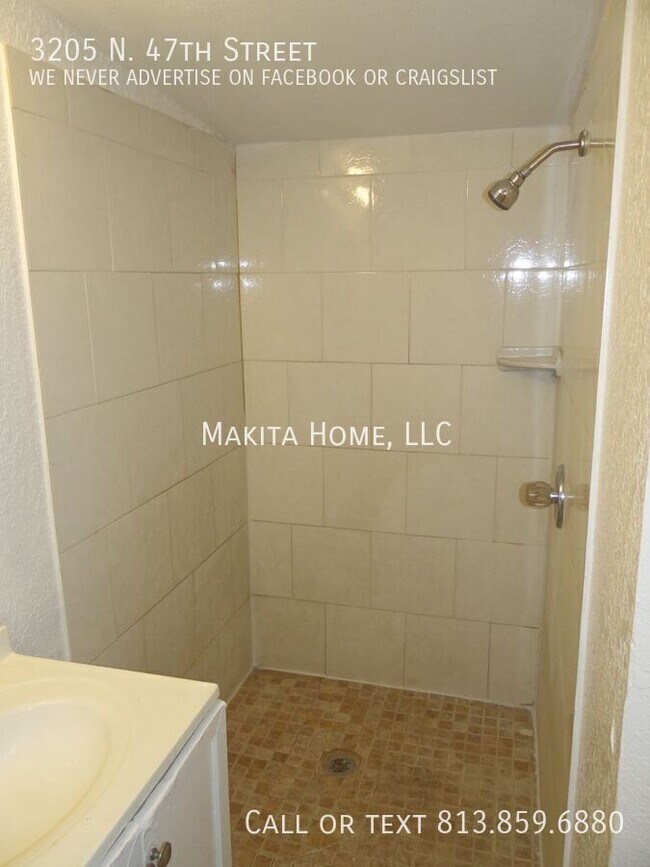 Building Photo - 3205 N 47th St