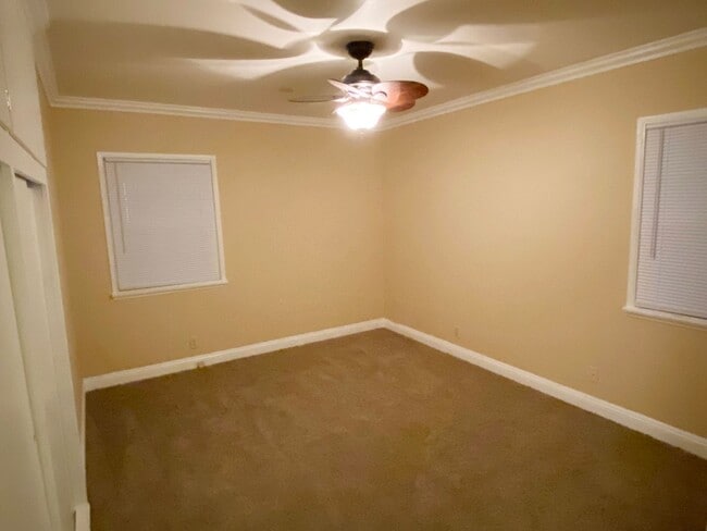 Building Photo - Nice Neighborhood North Long Beach 2 bd 1 ...