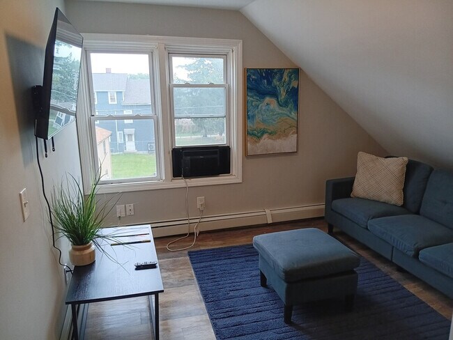 Building Photo - 20 Hawkins St