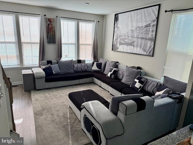 Building Photo - 7515 Mundell Rd