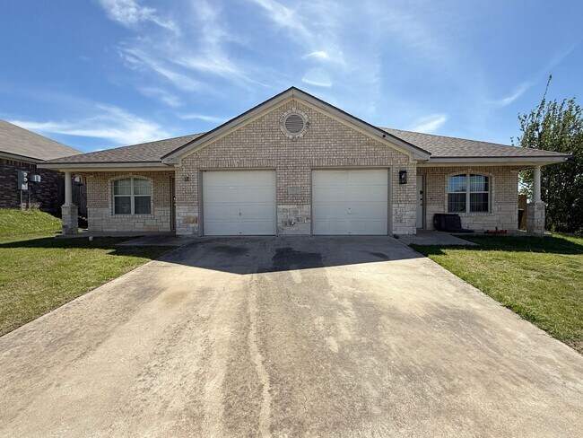 Building Photo - 1502 Powder River Dr