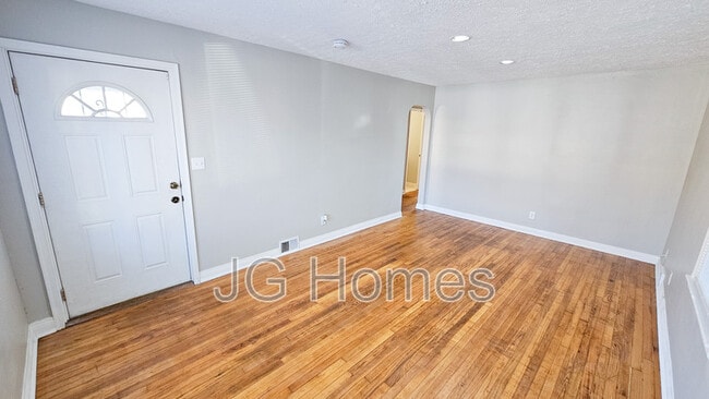 Building Photo - 2216 Bolling Ave