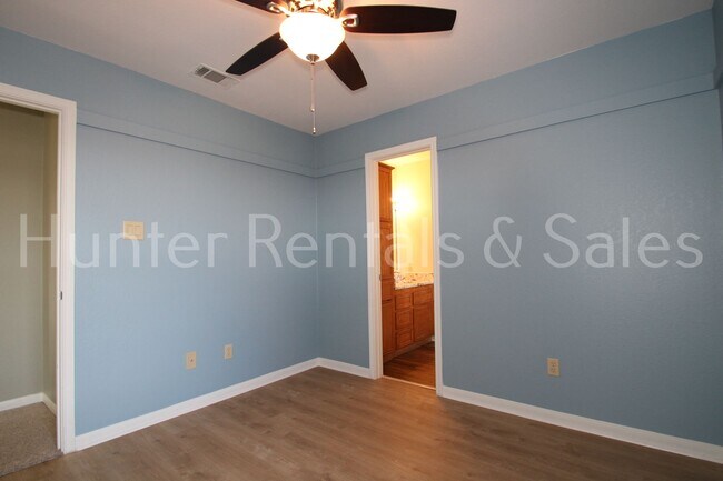 Building Photo - Sweet Like Honey!