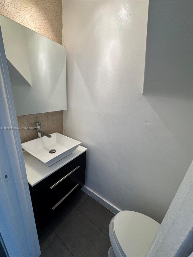 Building Photo - 3011 SW 1st Ave