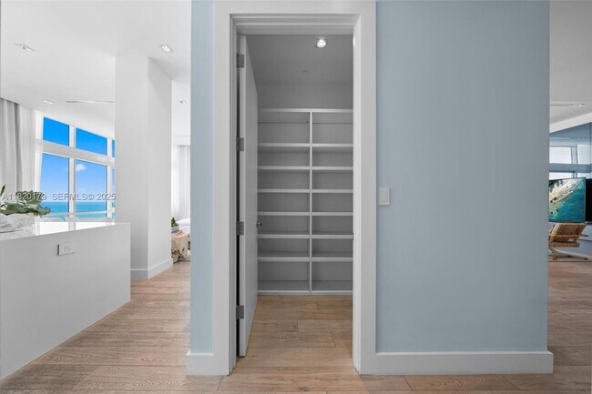 Building Photo - 102 24th St