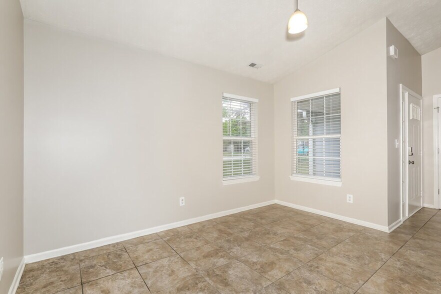 Building Photo - 1947 Mare Ave