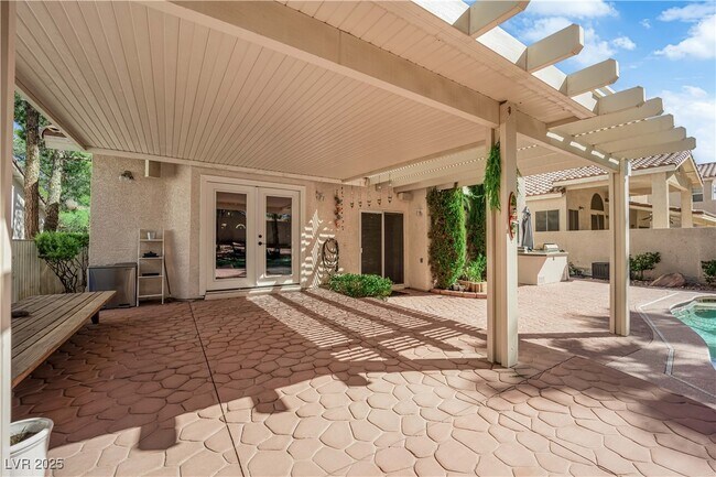 Building Photo - 5029 Tranquil Stream Ct