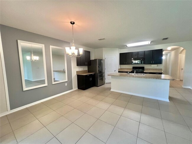 Building Photo - 1512 Diamond Loop Dr