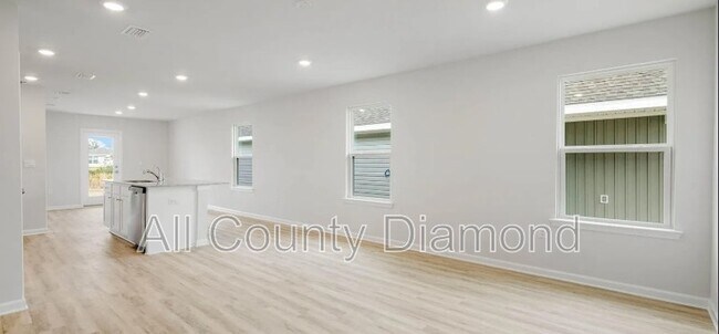 Building Photo - 6615 Kettles St