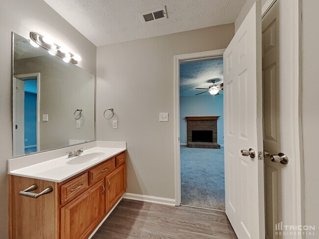 Building Photo - 724 Hezekiah Way
