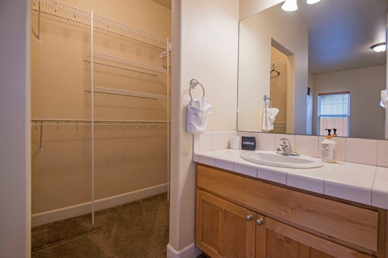 Building Photo - 61278 Sunflower Ln