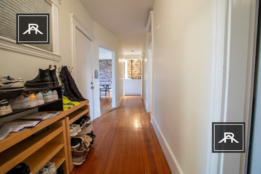 Building Photo - 256 Aspinwall Ave