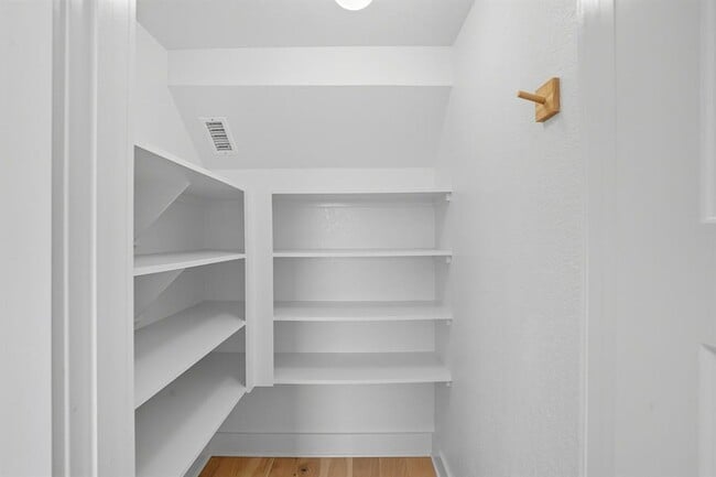 Building Photo - 5432 Agatha Cir