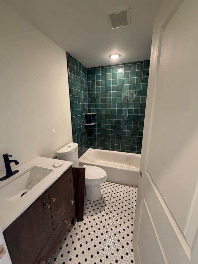 Building Photo - 4417 N 9th St