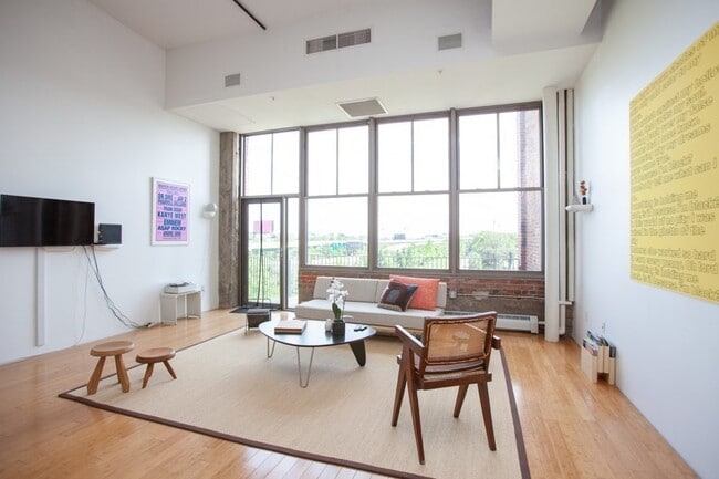 Building Photo - 156 Porter St