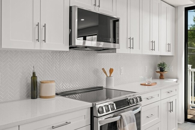 Primary Photo - 260 Elm St