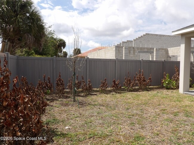 Building Photo - 2285 Highland Ave