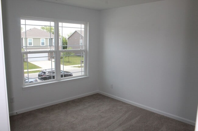 Building Photo - Now Available! Newer 4 BR Home in Decatur Schools!