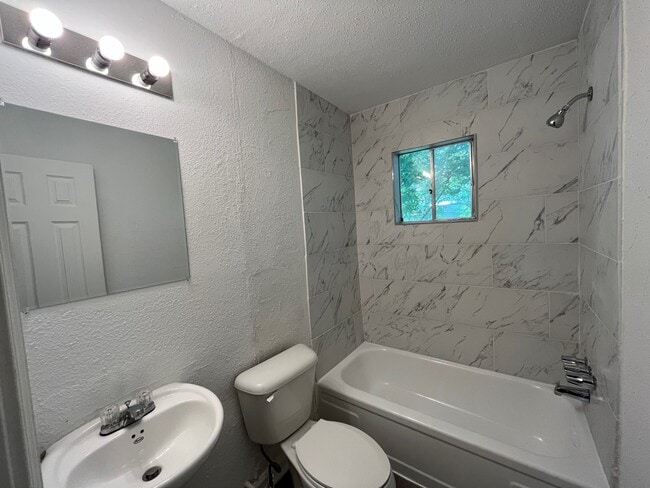 Building Photo - 4831 Sycamore Ave