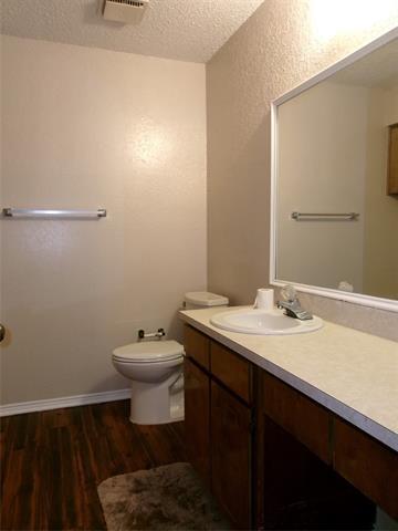 Building Photo - 1817 Family Cir