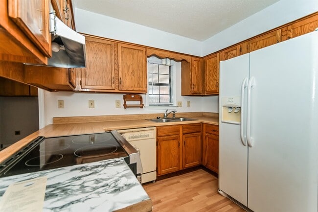 Building Photo - 499 Bedlington Dr