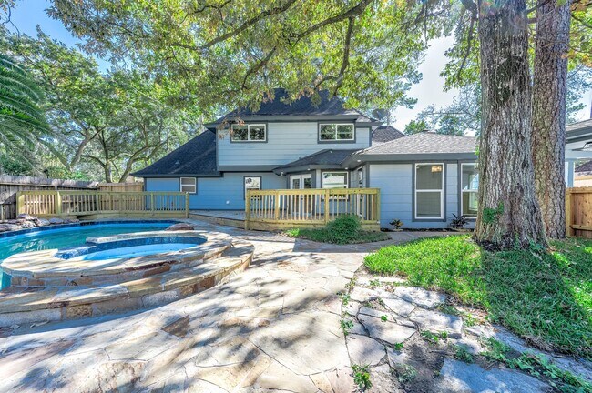 Building Photo - 3511 Tree Ln