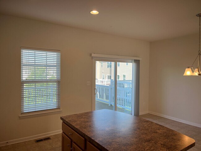 Building Photo - 1253 Elderslie Ln