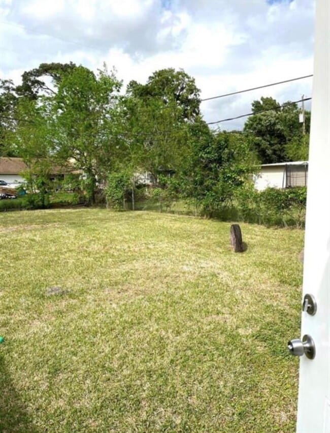 Building Photo - 13429 Bandera St