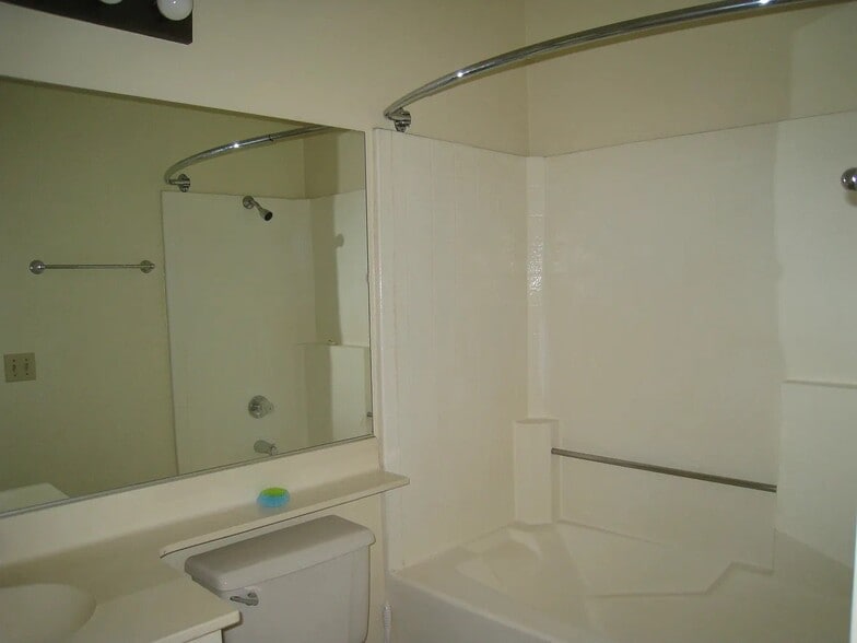 Building Photo - 2647 Liberty Ct