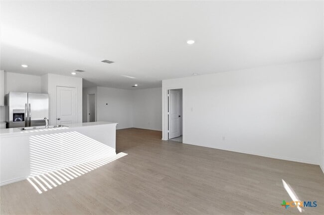 Building Photo - 310 Trinity River Holw