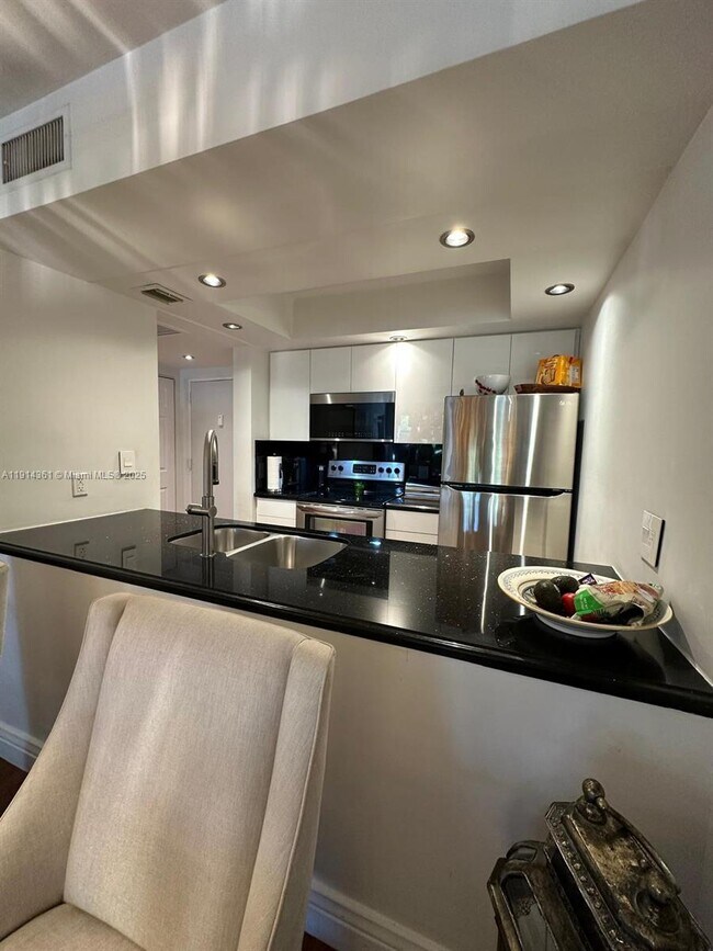 Building Photo - 8180 Geneva Ct