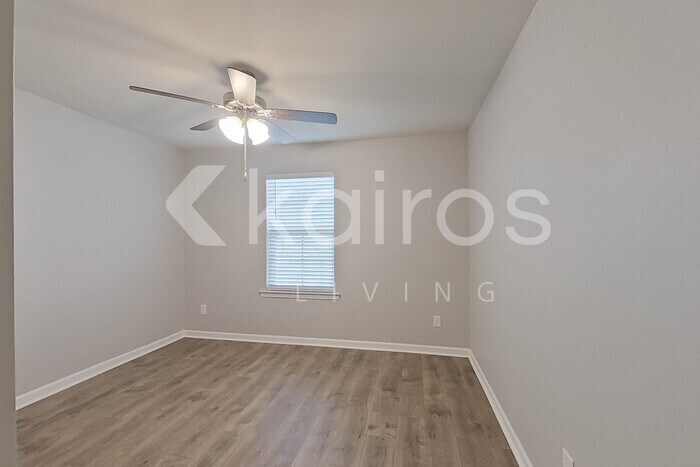 Building Photo - 418 Mango Dr