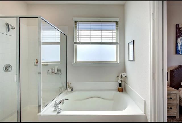 Building Photo - 4055 Ellinger Dr