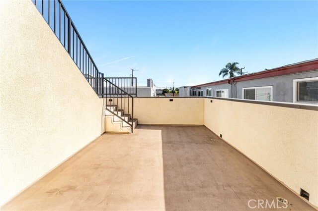 Building Photo - 2430 E 7th St