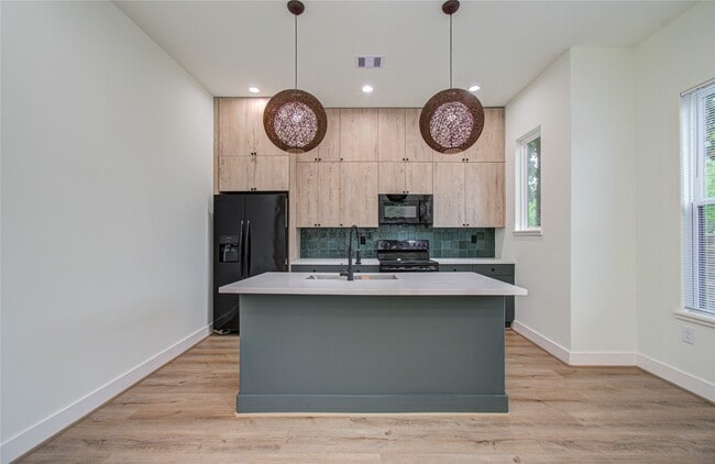 Building Photo - 4603 Edison St